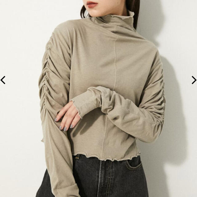 Shel'tter ORIGINAL(シェルターオリジナル)のLAGUA GEM   SLEEVE SHIRRING CUT TOPS レディースのトップス(カットソー(長袖/七分))の商品写真