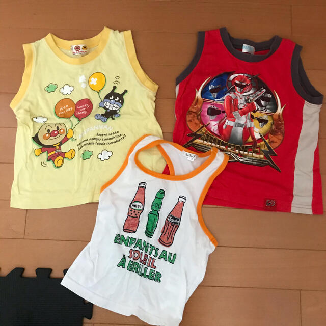 アンパンマンタンクトップ他三枚セット中古 キッズ/ベビー/マタニティのキッズ服男の子用(90cm~)(Tシャツ/カットソー)の商品写真