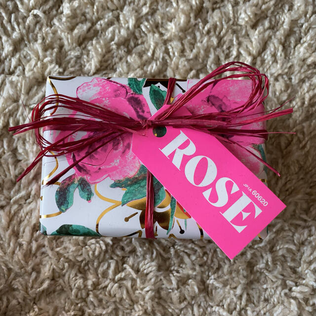 LUSH(ラッシュ)のLUSH ROSE ギフト コスメ/美容のボディケア(ボディソープ/石鹸)の商品写真