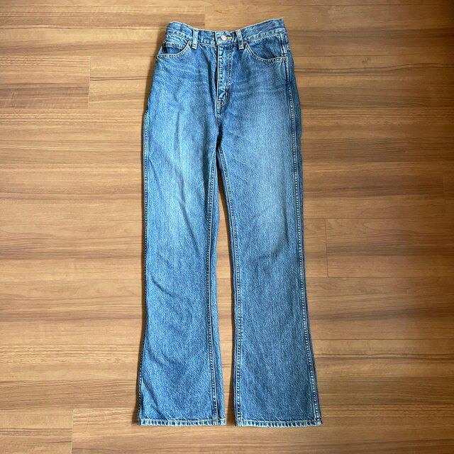 holiday(ホリデイ)のHOLIDAY FLARE DENIM PANTS レディースのパンツ(デニム/ジーンズ)の商品写真