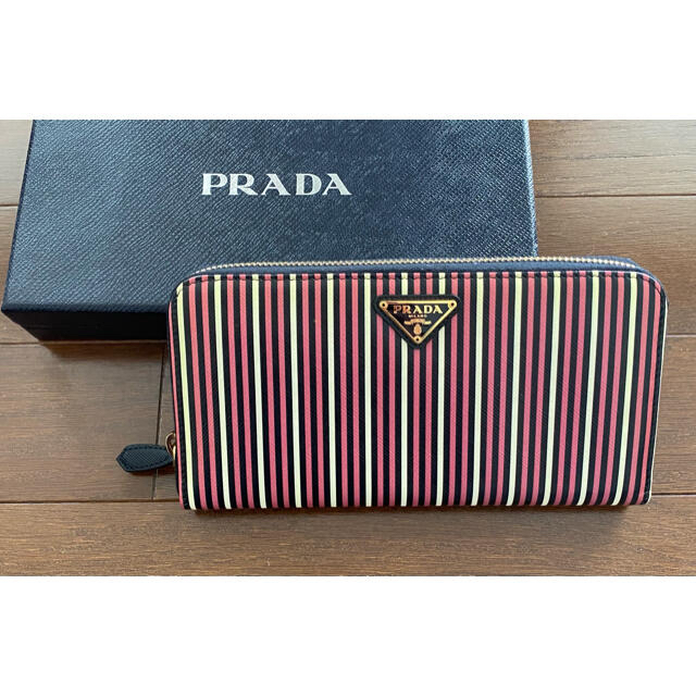 レディースPRADA  長財布  新品