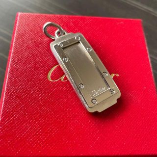 カルティエ(Cartier)の カルティエ サントス シルバー　キーホルダー プレート ネックレス ペンダント(ネックレス)