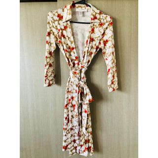 ダイアンフォンファステンバーグ(DIANE von FURSTENBERG)の【美品】ダイアンフォンファステンバーグ　花柄ワンピース　ラップドレス(ひざ丈ワンピース)