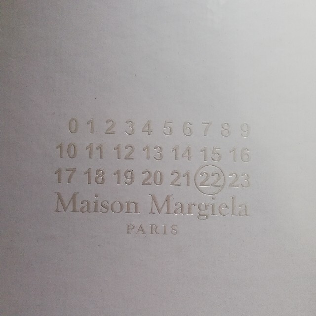 Maison Martin Margiela(マルタンマルジェラ)のマルジェラ Tabi アンクルブーツ ヴィンテージ 　ホワイト レディースの靴/シューズ(ブーツ)の商品写真