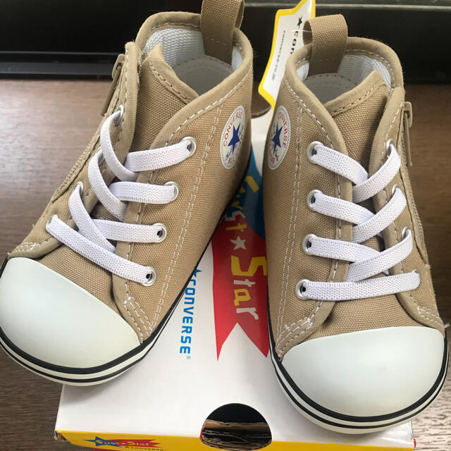 CONVERSE(コンバース)の【新品未使用】コンバース　14㎝　ベージュ キッズ/ベビー/マタニティのベビー靴/シューズ(~14cm)(スニーカー)の商品写真