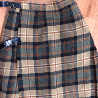 正統派 スコットランド製 巻きスカート(ひざ丈スカート)
