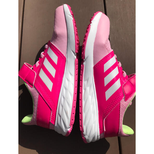 adidas(アディダス)の専用　adidas ビビットピンク×イエロー　21 キッズ/ベビー/マタニティのキッズ靴/シューズ(15cm~)(スニーカー)の商品写真