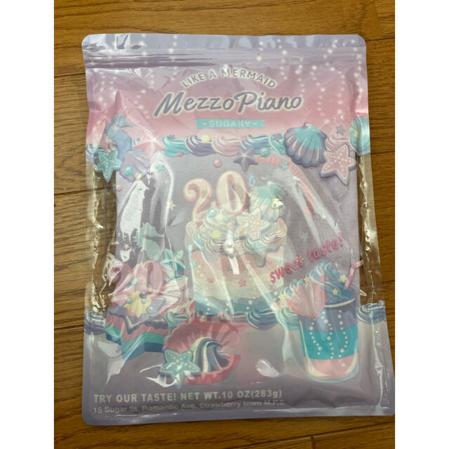 mezzo piano junior(メゾピアノジュニア)の20thパッケージつきバースデーケーキプリントTシャツ　メゾピアノ  20th キッズ/ベビー/マタニティのキッズ服女の子用(90cm~)(Tシャツ/カットソー)の商品写真