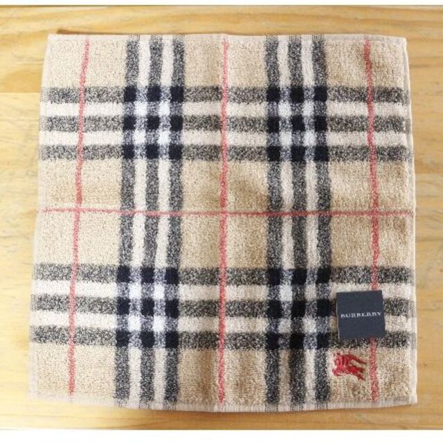 BURBERRY(バーバリー)の新品未使用品♪バーバリー★タオルハンカチ★ベージュ★抗菌防臭加工 インテリア/住まい/日用品の日用品/生活雑貨/旅行(日用品/生活雑貨)の商品写真