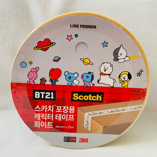 防弾少年団(BTS)(ボウダンショウネンダン)のBT21公式　ガムテープ(白)☆入手困難☆1つ　防弾少年団 エンタメ/ホビーのタレントグッズ(アイドルグッズ)の商品写真