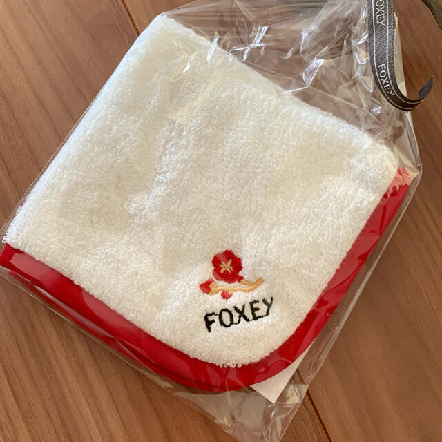 FOXEY(フォクシー)のFOXEY  フォクシー　ハンカチ　ノベルティ レディースのファッション小物(ハンカチ)の商品写真