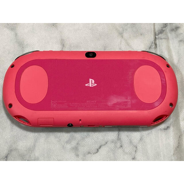 PlayStation Vita(プレイステーションヴィータ)のSONY PlayStation Vita MODEL PCH-2000  エンタメ/ホビーのゲームソフト/ゲーム機本体(携帯用ゲーム機本体)の商品写真