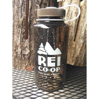 ナルゲン(Nalgene)の★新デザイン!【日本未発売】REI別注 ナルゲンボトル32oz(食器)