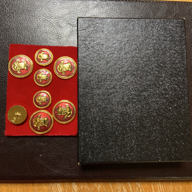 本七宝+ゴールドメタルボタン 8個セット メンズのジャケット/アウター(テーラードジャケット)の商品写真