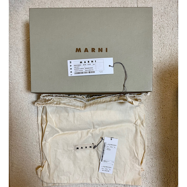 Marni NAVY サイズ42の通販 by hitomi's shop｜マルニならラクマ - MARNI マルニ ベルクロスニーカー 100%新品