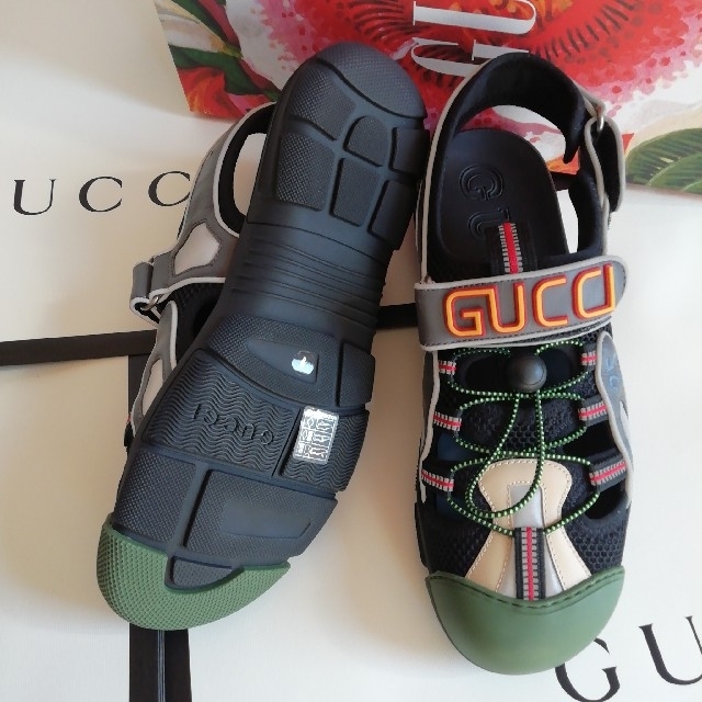 Gucci(グッチ)の正規店購入★グッチ★ロゴプリント レザーメッシュサンダル ★新品、箱付き メンズの靴/シューズ(スニーカー)の商品写真