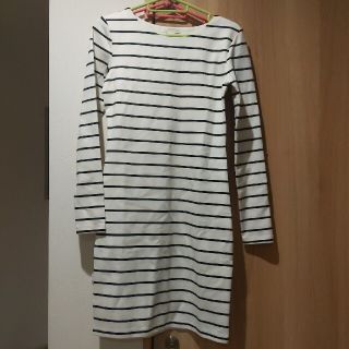 エイチアンドエム(H&M)の新品未使用品✨　ベーシックボーダーワンピースＨ&Ｍ　(ひざ丈ワンピース)