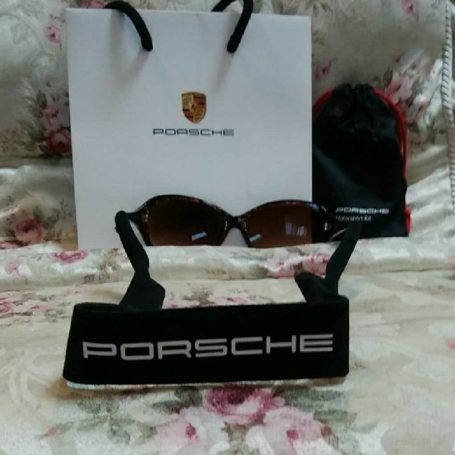 Porsche(ポルシェ)の新品未使用 PORSCHE ポルシェメガネキーパー メンズのファッション小物(サングラス/メガネ)の商品写真