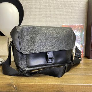 コーチ(COACH)の美品　COACH コーチ　ショルダーバッグ メッセンジャー(メッセンジャーバッグ)