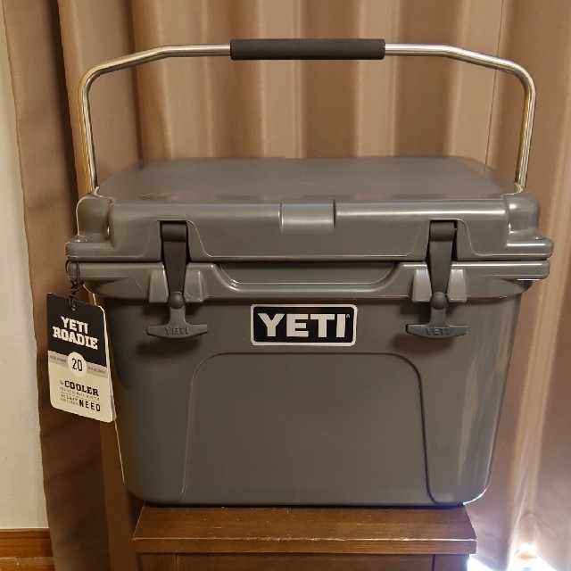 【新品・未使用】YETI ROADIE 20 Charcole