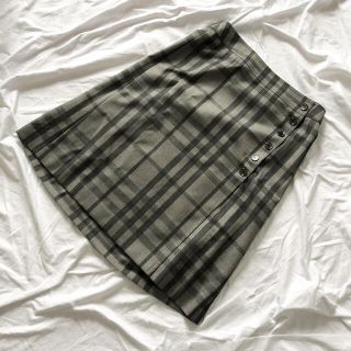 バーバリー(BURBERRY)の美品　BURBERRY LONDON ラメ　チェック　ウール　ラップスカート(ひざ丈スカート)