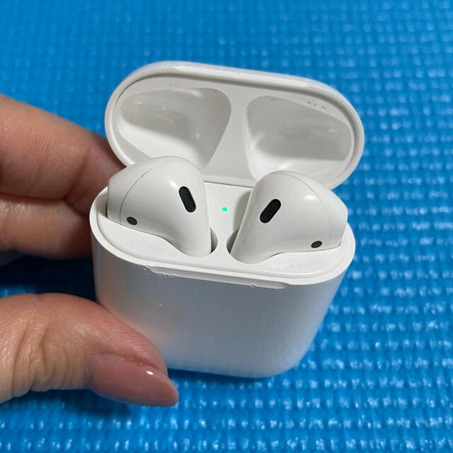 Apple(アップル)のAirPods  第1世代　初代 スマホ/家電/カメラのオーディオ機器(ヘッドフォン/イヤフォン)の商品写真