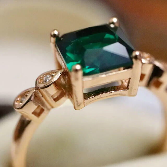 【GR024】高品質エメラルドのようなピンクゴールドリング指輪 レディースのアクセサリー(リング(指輪))の商品写真