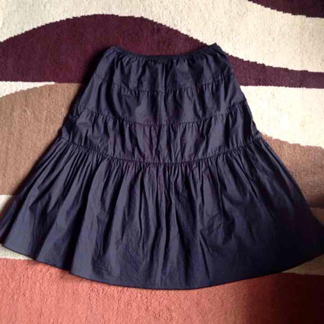 COMME CA ISM(コムサイズム)の美品 コムサイズム シャーリングスカート レディースのスカート(ひざ丈スカート)の商品写真