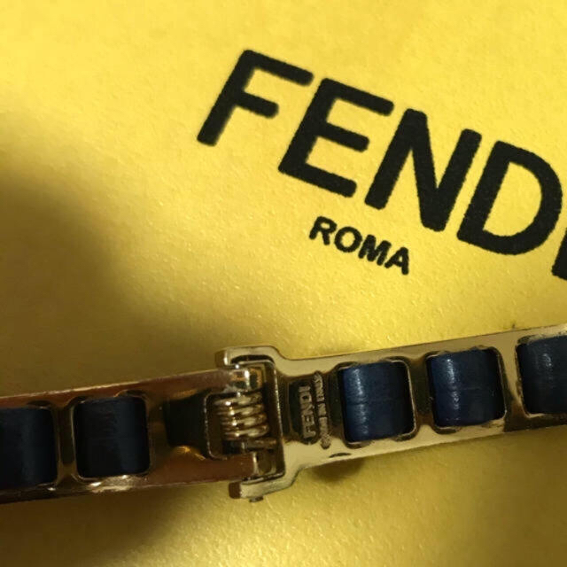 FENDI(フェンディ)のめんこ様☆フェンディ バングル レディースのアクセサリー(ブレスレット/バングル)の商品写真