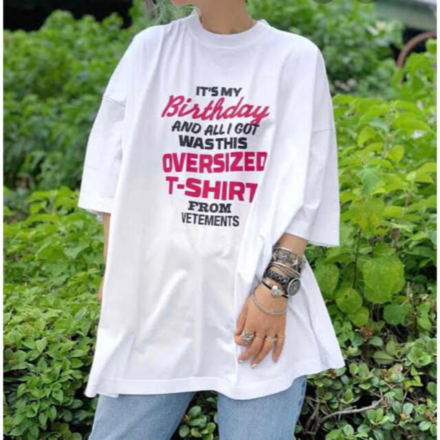 VETEMENTS ヴェトモン birthdayTシャツ