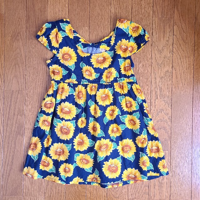 女の子　ワンピース　130㎝ キッズ/ベビー/マタニティのキッズ服女の子用(90cm~)(ワンピース)の商品写真