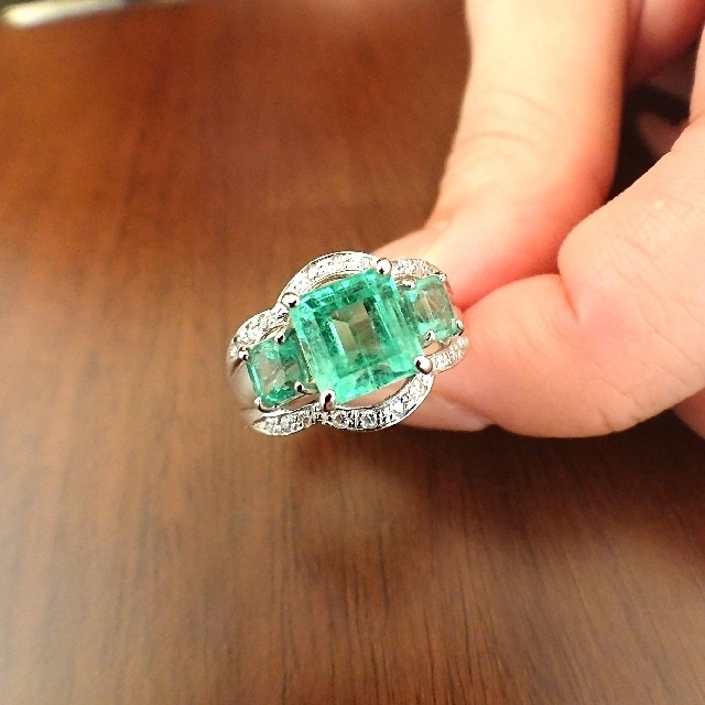 アクセサリー もりもり37専用✨エメラルド2ct✨ダイヤモンド リング