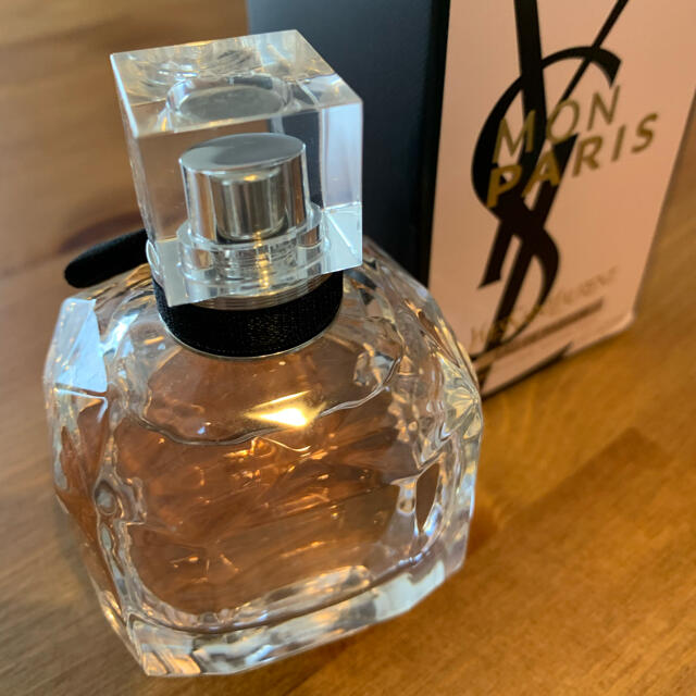 Yves Saint Laurent Beaute(イヴサンローランボーテ)の＊みいち様＊モンパリ　オードパルファン コスメ/美容の香水(香水(女性用))の商品写真
