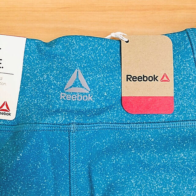 Reebok(リーボック)の新品！！Reebok レギンス Ｍ　　　　　　　　　　【定価 7,689円】 レディースのレッグウェア(レギンス/スパッツ)の商品写真