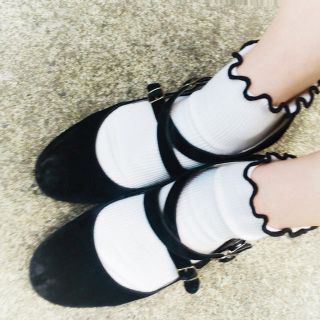 マジェスティックレゴン(MAJESTIC LEGON)の黒クロスストラップパンプス＊(ハイヒール/パンプス)