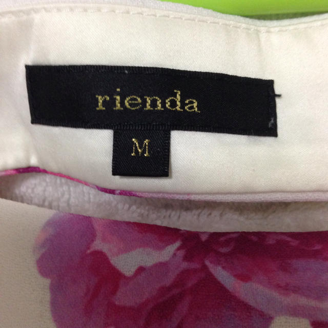 rienda(リエンダ)の値下げリエンダ フラワーワンピース  レディースのワンピース(ミニワンピース)の商品写真