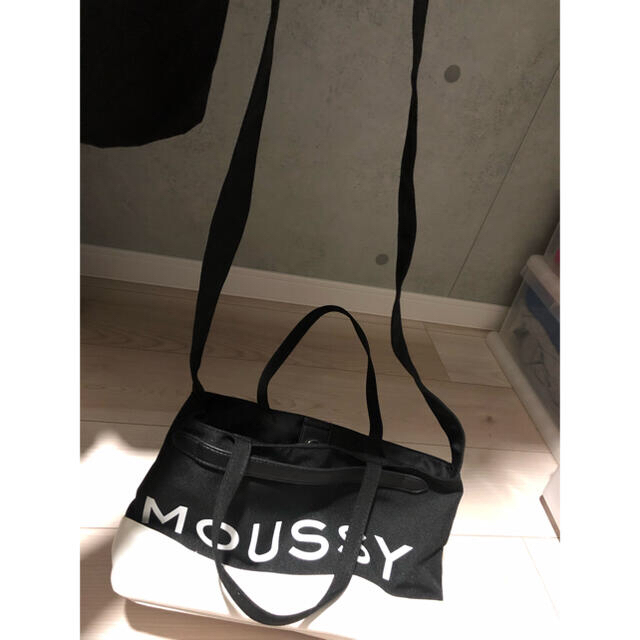 moussy(マウジー)のMOUSSY ショルダーバッグ レディースのバッグ(ショルダーバッグ)の商品写真