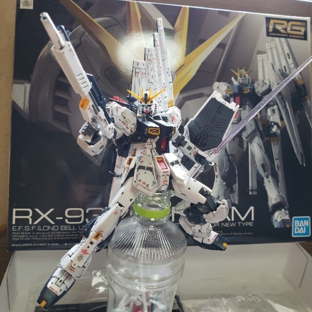 BANDAI(バンダイ)の完成品 RG ニュー ν ガンダム BANDAI バンダイ 機動戦士GUNDAM エンタメ/ホビーのおもちゃ/ぬいぐるみ(模型/プラモデル)の商品写真