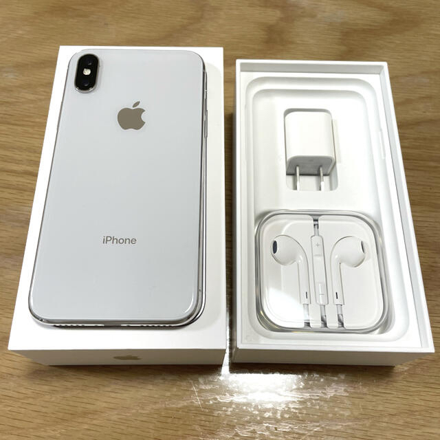 Apple(アップル)のiPhoneX iPhone10 256GB シルバー バッテリー残量93% スマホ/家電/カメラのスマートフォン/携帯電話(スマートフォン本体)の商品写真