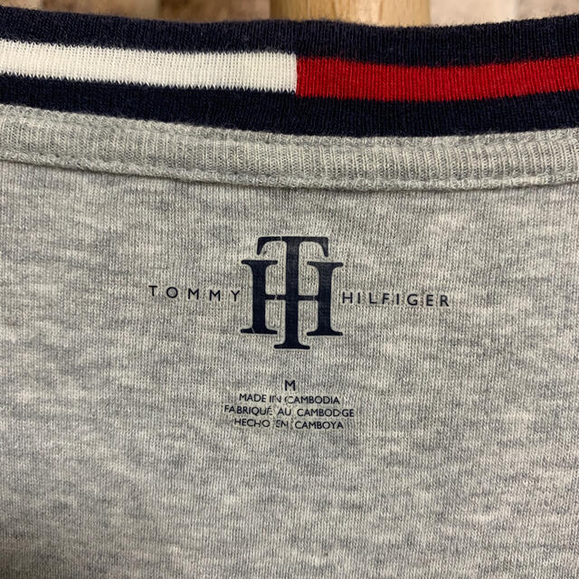 TOMMY HILFIGER(トミーヒルフィガー)のtommy hilfiger  Tシャツ Vネック　M 品番37 レディースのトップス(Tシャツ(半袖/袖なし))の商品写真