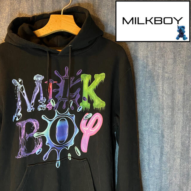 MILKBOY(ミルクボーイ)のMILK BOY ビッグロゴ　プルオーバーパーカー　ブラック　 メンズのトップス(パーカー)の商品写真