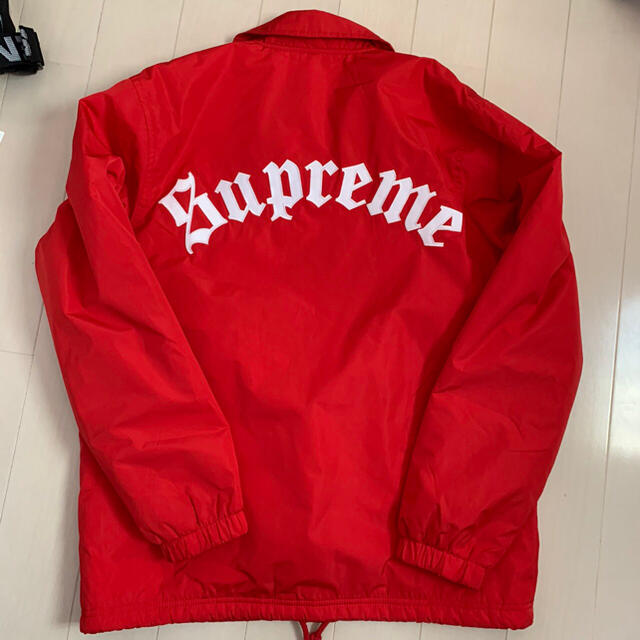 Supreme(シュプリーム)の16AW SUPREME OLD ENGLISH COACHES JACKET メンズのジャケット/アウター(ナイロンジャケット)の商品写真