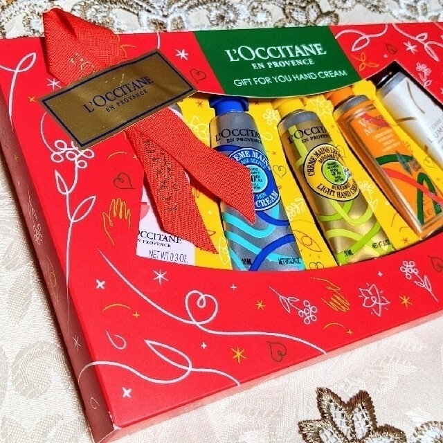 L'OCCITANE(ロクシタン)の【L’OCCITANE】ロクシタンハンドクリーム❤︎GIFTFORYOU コスメ/美容のボディケア(ハンドクリーム)の商品写真