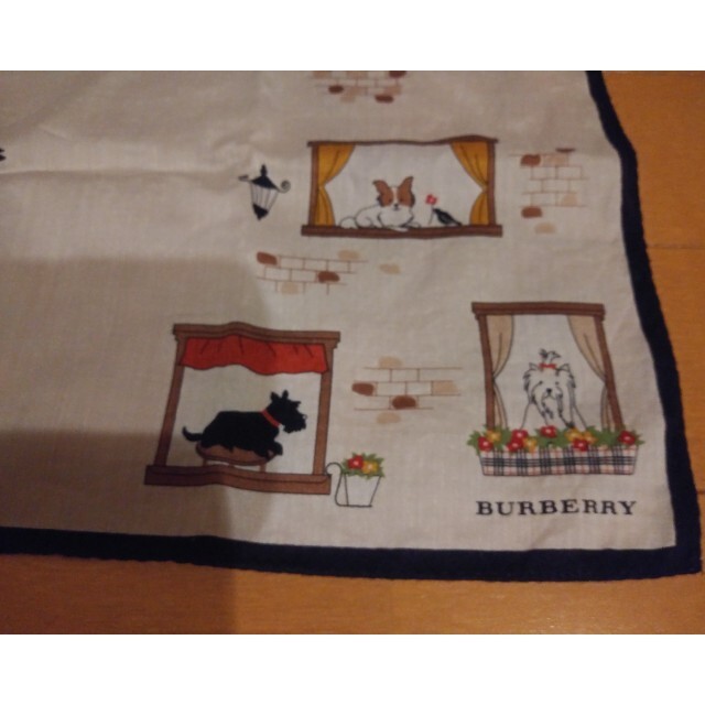 BURBERRY(バーバリー)のバーバリー　ハンカチ　犬 レディースのファッション小物(ハンカチ)の商品写真