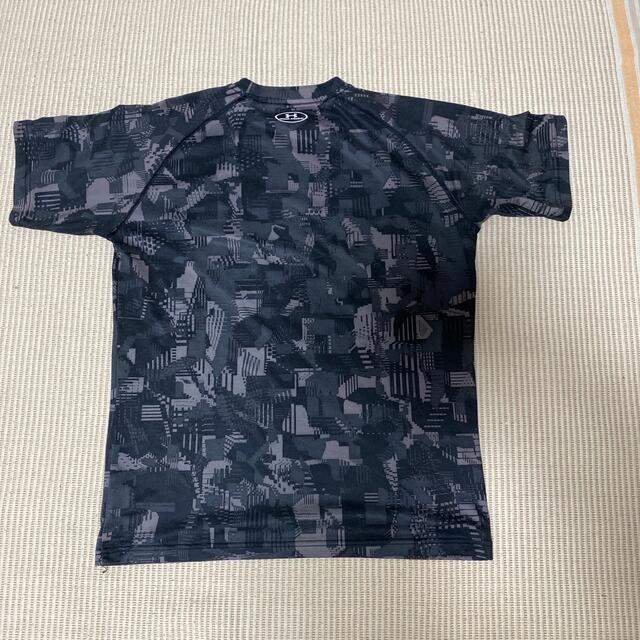 UNDER ARMOUR(アンダーアーマー)のアンダーアーマー　Ｔシャツ　160 キッズ/ベビー/マタニティのキッズ服男の子用(90cm~)(Tシャツ/カットソー)の商品写真