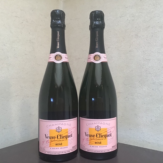 Moet Chandon ヴーヴクリコ ロゼ ローズラベル 正規品new フルボトル2本セットの通販 By ストアロボット S Shop モエエシャンドンならラクマ Moet Chandon ヴーヴクリコ ロゼ ローズラベル 正規品new フルボトル2本セットの通販 By ストアロボット S Shop モエエシャンドンならラクマ