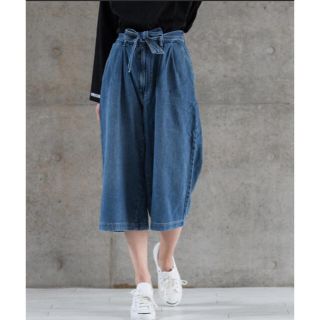 リーバイス(Levi's)のLevi's＊ワイドクロップドデニム＊26inch＊未使用品(デニム/ジーンズ)