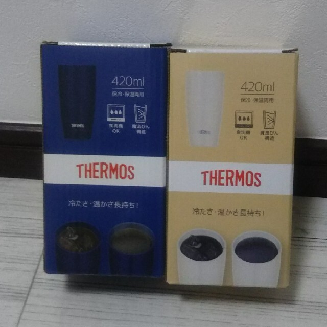 THERMOS(サーモス)の真空断熱タンブラー 白、ネイビー 2個のセット インテリア/住まい/日用品のキッチン/食器(タンブラー)の商品写真