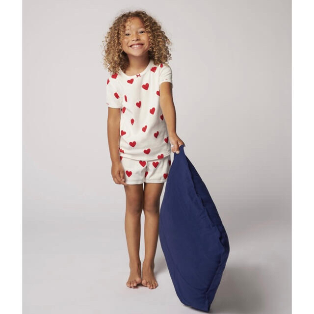 PETIT BATEAU(プチバトー)の専用　プチバトー　新品タグ付きパジャマ＆キャミソール3枚組　10a/140cm キッズ/ベビー/マタニティのキッズ服女の子用(90cm~)(パジャマ)の商品写真