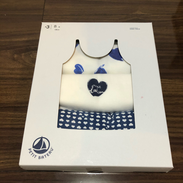 PETIT BATEAU(プチバトー)の専用　プチバトー　新品タグ付きパジャマ＆キャミソール3枚組　10a/140cm キッズ/ベビー/マタニティのキッズ服女の子用(90cm~)(パジャマ)の商品写真